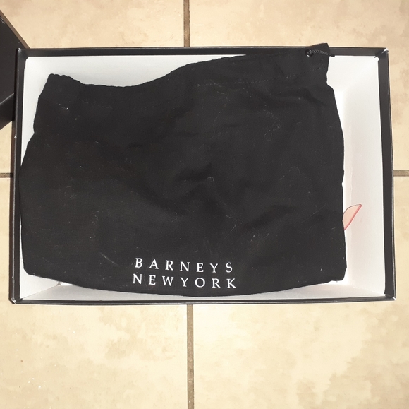 Red Velvet Barney New York Pumps - Picture 15 of 15